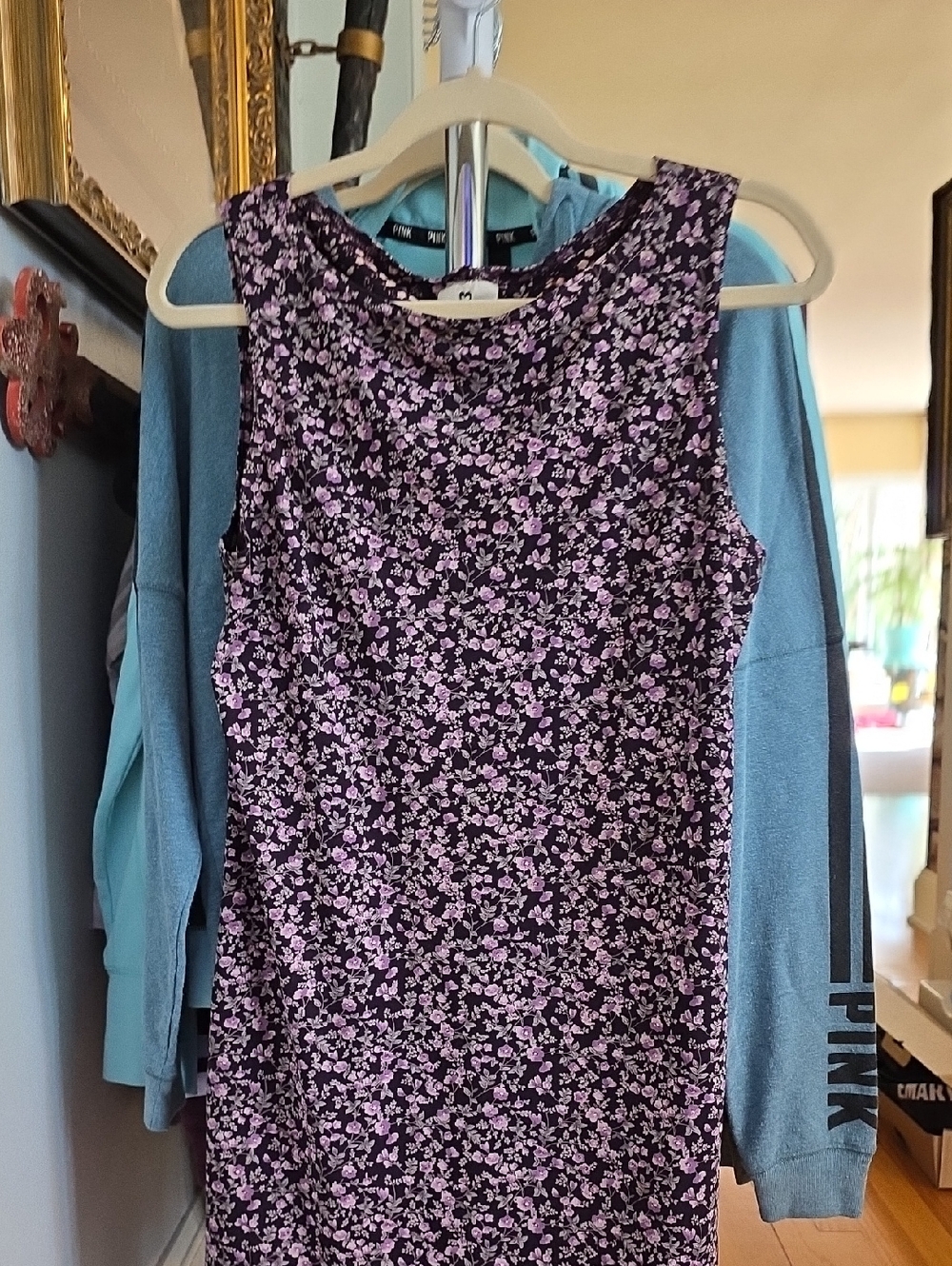 Floral Sleeveless Tank Top in Black & Lavender